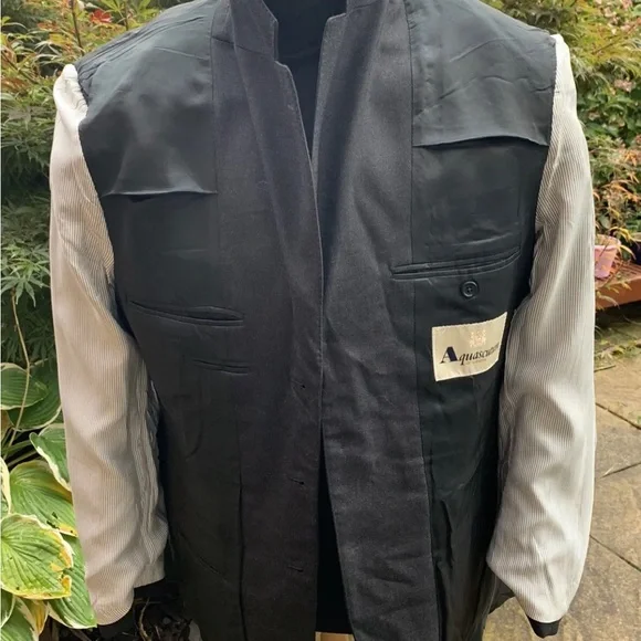 Aquascutum Men's Suit Jacket Blazer Dark Grey / Black Lined Wool Size  40R - Picture 8 of 11